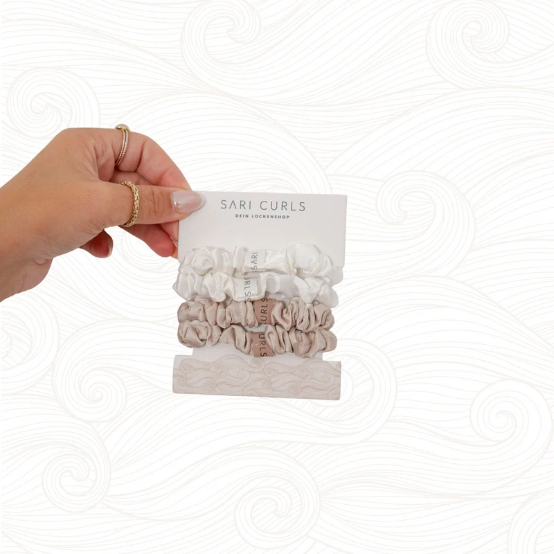 SARI CURLS | Silky Satin Small Scrunchies - 4er Set - Cream / White