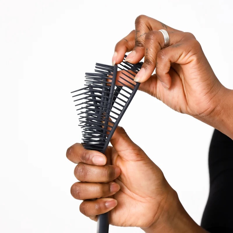 SARI CURLS | Detangling Brush - Black Edition