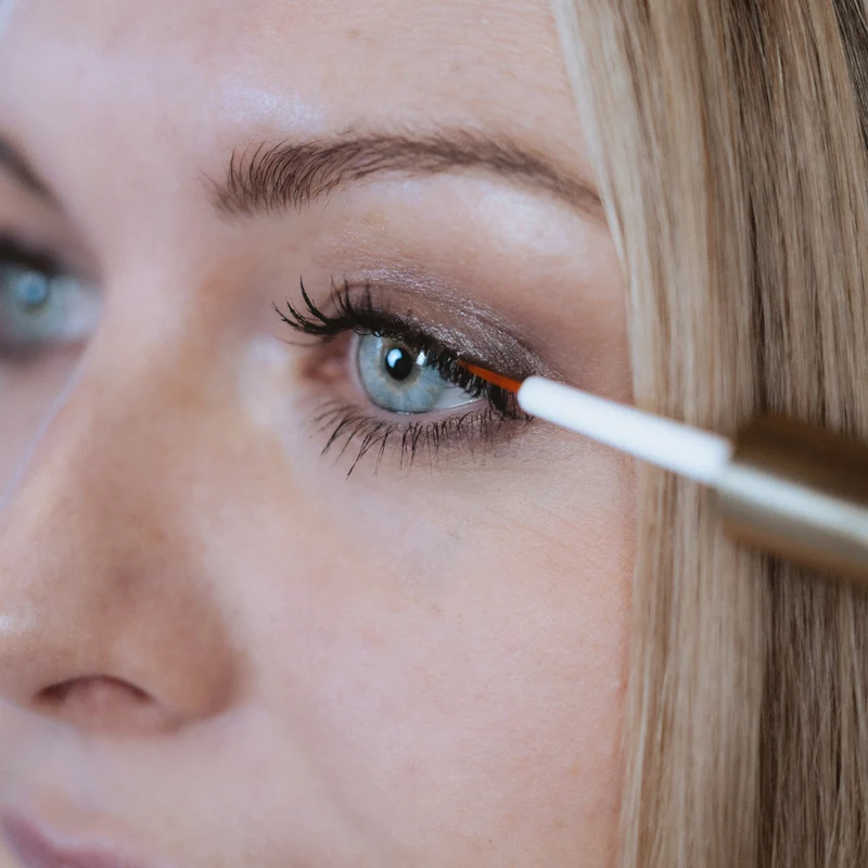SALE: Wimpern- & Augenbrauenserum - für stärkeres und volleres Wachstum - hormonfrei
