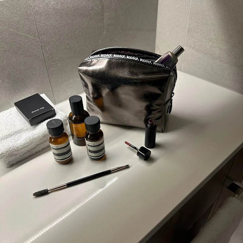 Midi Insulated Makeup Bag Chrome