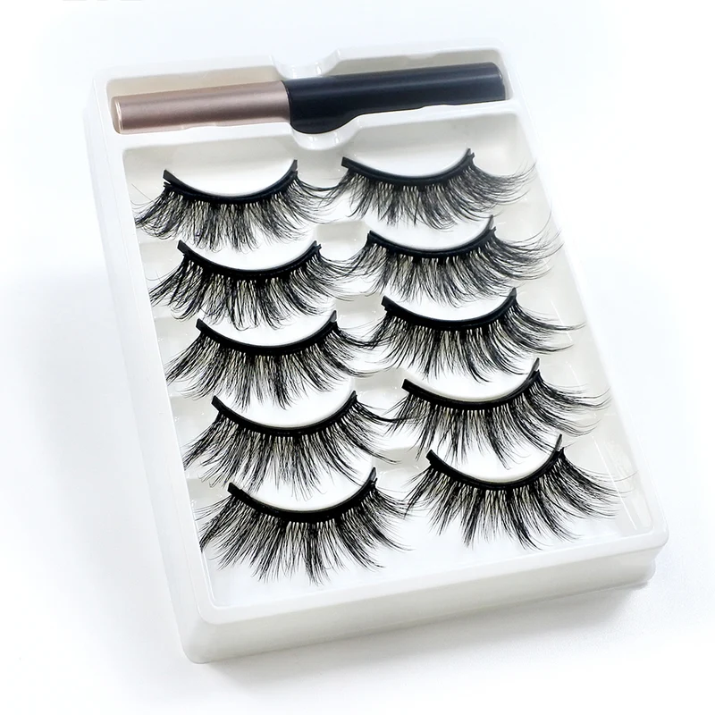 Magnetische Wimpern mit Eyeliner
