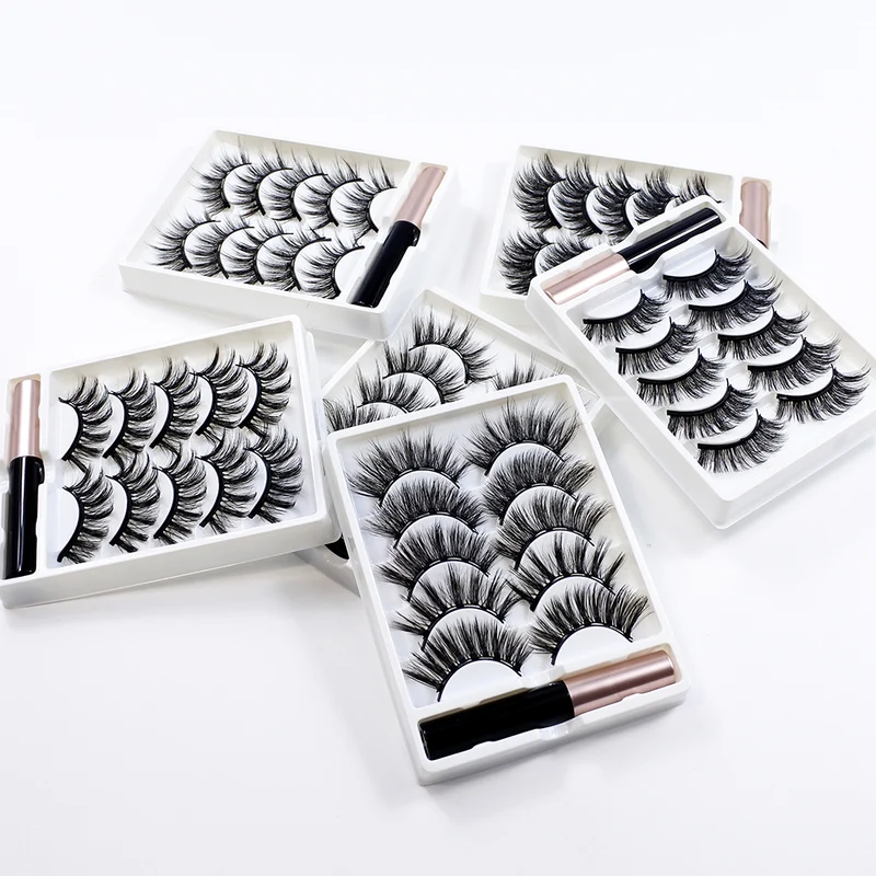 Magnetische Wimpern mit Eyeliner