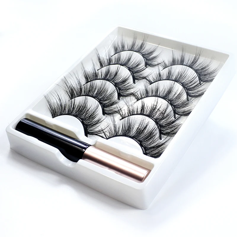 Magnetische Wimpern mit Eyeliner