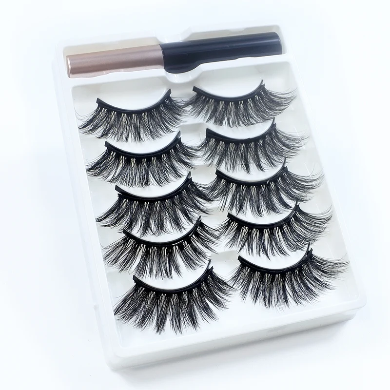 Magnetische Wimpern mit Eyeliner