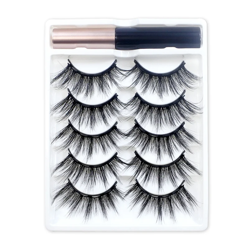 Magnetische Wimpern mit Eyeliner