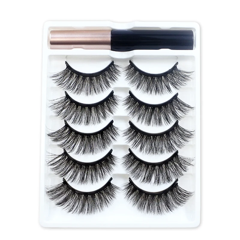 Magnetische Wimpern mit Eyeliner
