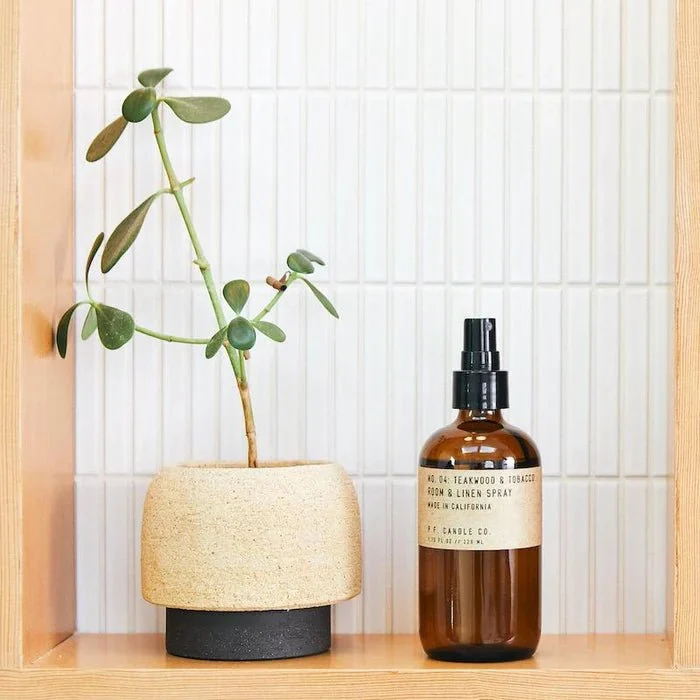 No. 04 Teakwood & Tobacco Room & Linen Spray