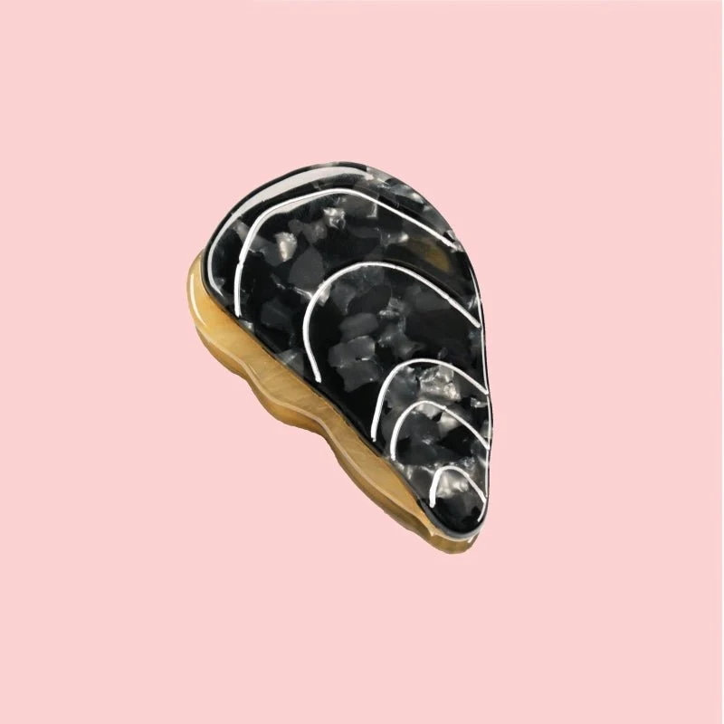 Mussel Hair Claw