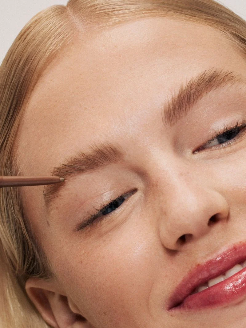 In Full Micro-Tip Brow Pencil 0,09 g
