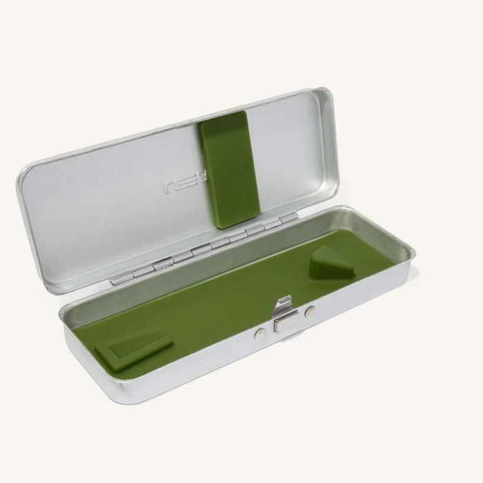 The Leaf Travel Case