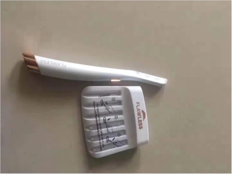 Ladies Shaver for Face with LED and 6 Replacement Heads