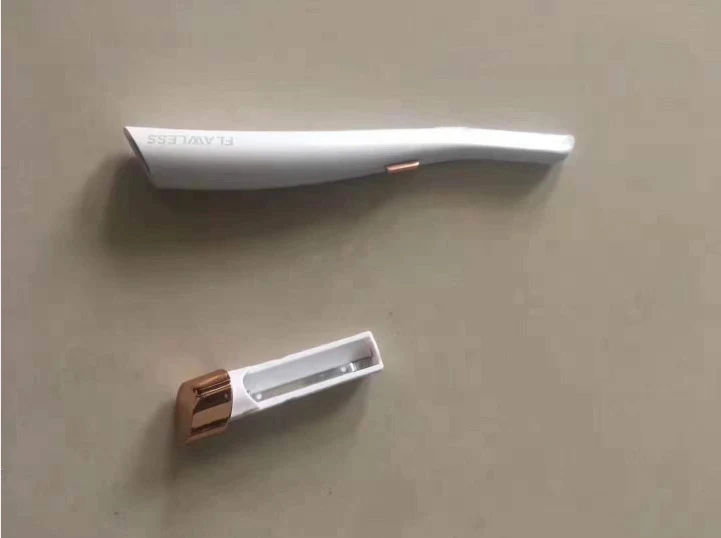 Ladies Shaver for Face with LED and 6 Replacement Heads